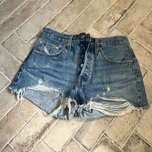 Levi’s 501 Jean shorts 27